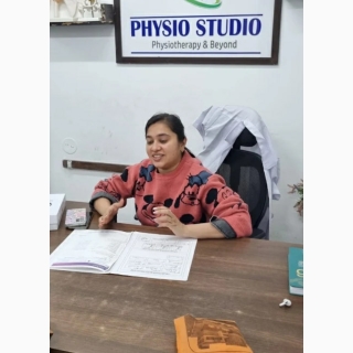 Dr. Ankita Talreja | Best Physiotherapist in Aundh | Neck Pain | Back Pain | Kne